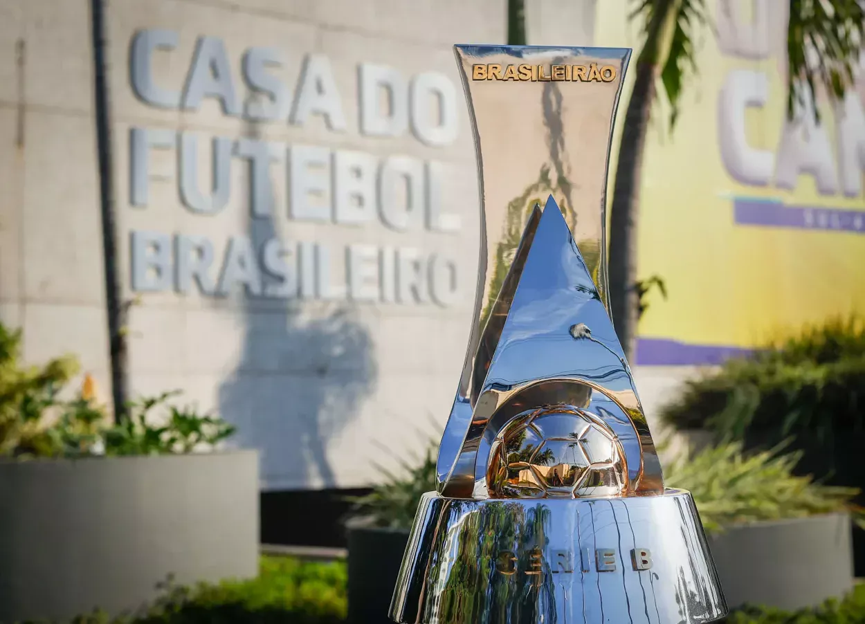 Brasileirão tem mais um treinador demitido faltando uma rodada para a Copa do Mundo CBF