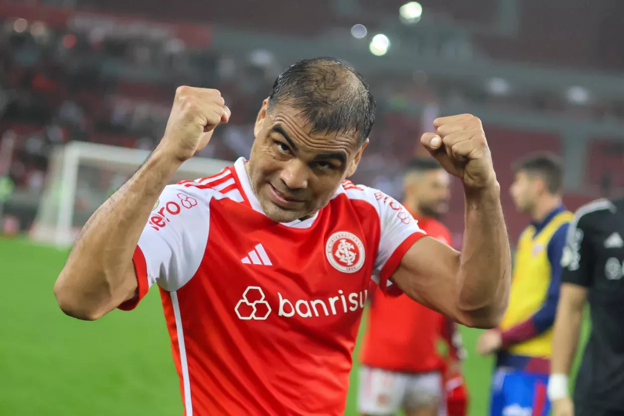 Inter perde dupla titular e pode ter retorno de Gabriel Mercado contra o Vasco Gabriel Mercado pelo Inter