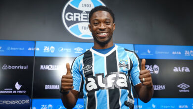 Amuzu pelo Grêmio
