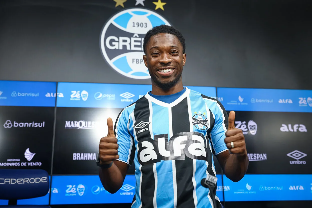 Amuzu pelo Grêmio