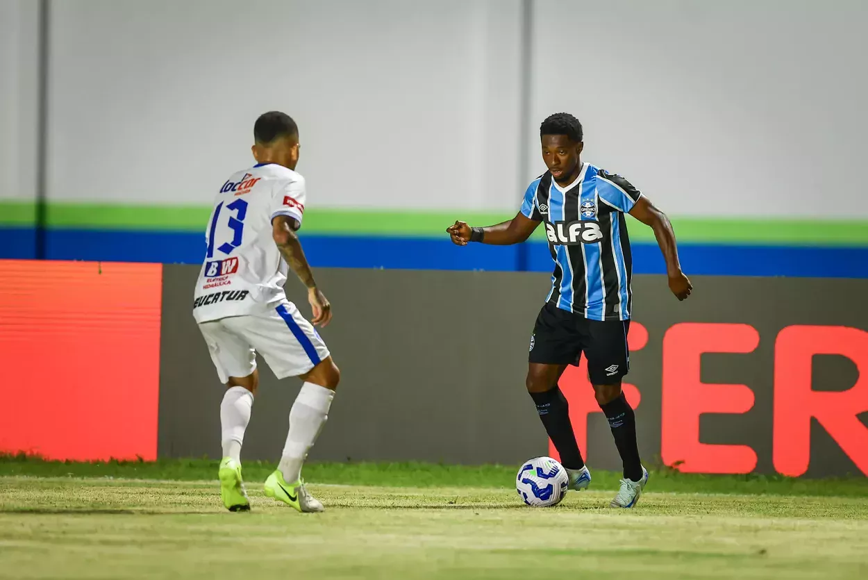 Quinteros, Amuzu, Grêmio