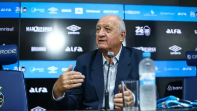 Felipão planeja reaproximar Ronaldinho Gaúcho do Grêmio e sugere convite para jogo na Arena Felipão pelo Grêmio