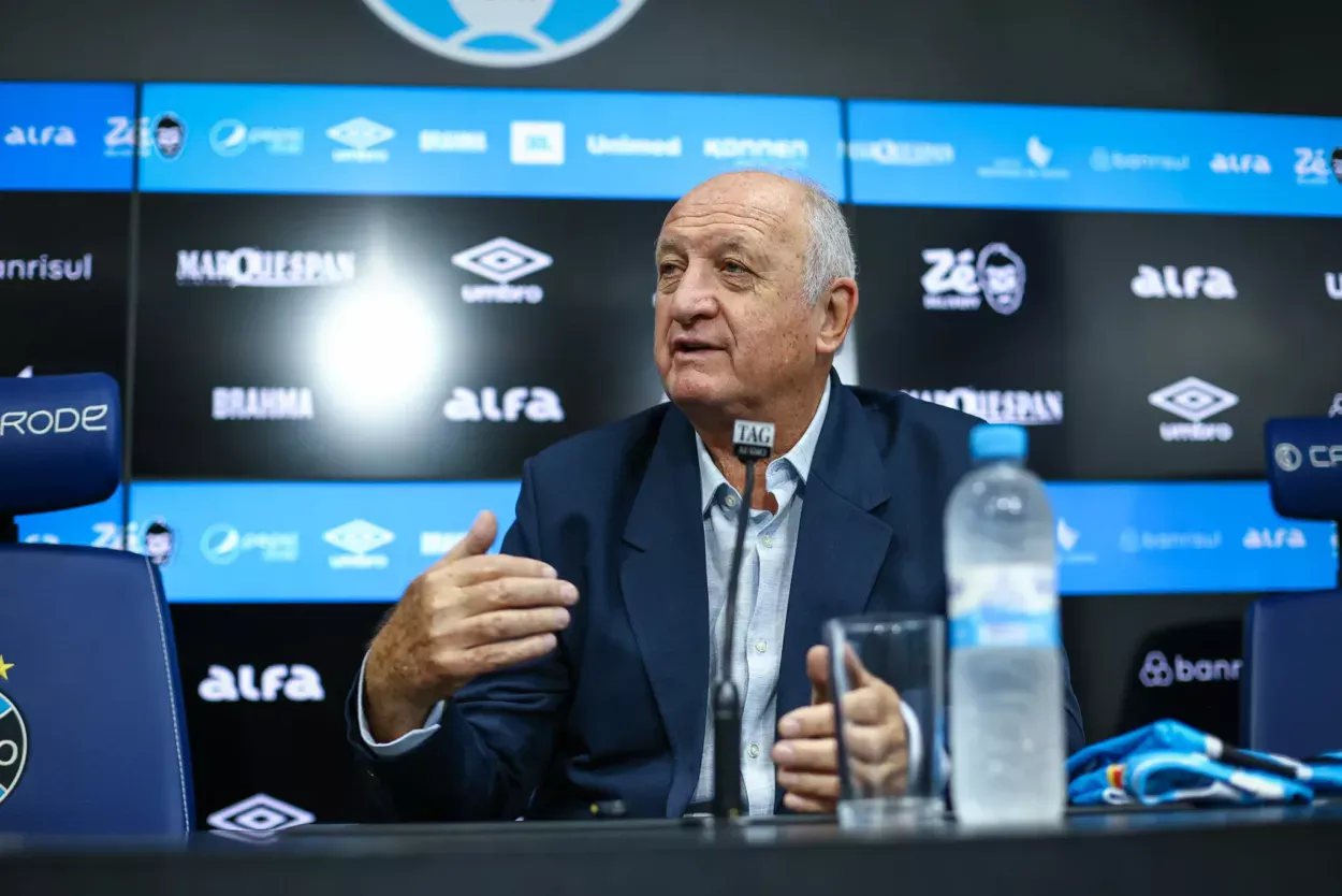 Felipão planeja reaproximar Ronaldinho Gaúcho do Grêmio e sugere convite para jogo na Arena Felipão pelo Grêmio