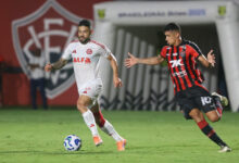 Bruno Tabata do Inter contra o Vitória em 2025 Foto: Ricardo Duarte / Internacional