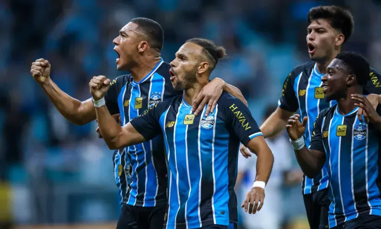 RS - FUTEBOL/COPA DO BRASIL 2026 /GREMIO X CONFIANCA - ESPORTES - Lance da partida entre Gremio e Confiança disputada na noite desta terca-feira, na Arena do Gremio, em valida pela Copa do Brasil 2026. FOTO: LUCAS UEBEL/GREMIO FBPA