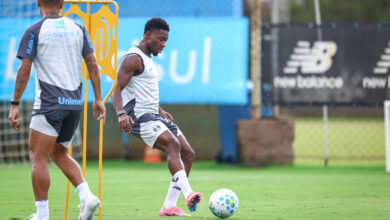 Amuzu pelo Grêmio