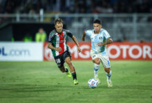 RS - FUTEBOL/CONMEBOL SULAMERICANA 2026 /GREMIO X PALESTINO- ESPORTES - Lance da partida entre Grêmio e Palestino disputada na noite desta quarta-feira, no estádio La Cisterna, em Santiago no Chile, valida pela Copa Sul-Americana 2026. FOTO: LUCAS UEBEL/GRÊMIO FBPA