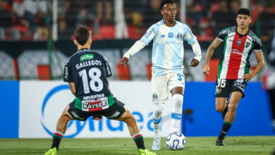 Grêmio vê Palestino trocar técnico, fazer 5x1 e ligar alerta na Sul-Americana RS - FUTEBOL/CONMEBOL SULAMERICANA 2026 /GREMIO X PALESTINO- ESPORTES - Lance da partida entre Grêmio e Palestino disputada na noite desta quarta-feira, no estádio La Cisterna, em Santiago no Chile, valida pela Copa Sul-Americana 2026. FOTO: LUCAS UEBEL/GRÊMIO FBPA