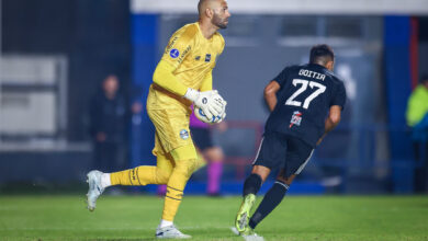 Weverton pelo Grêmio