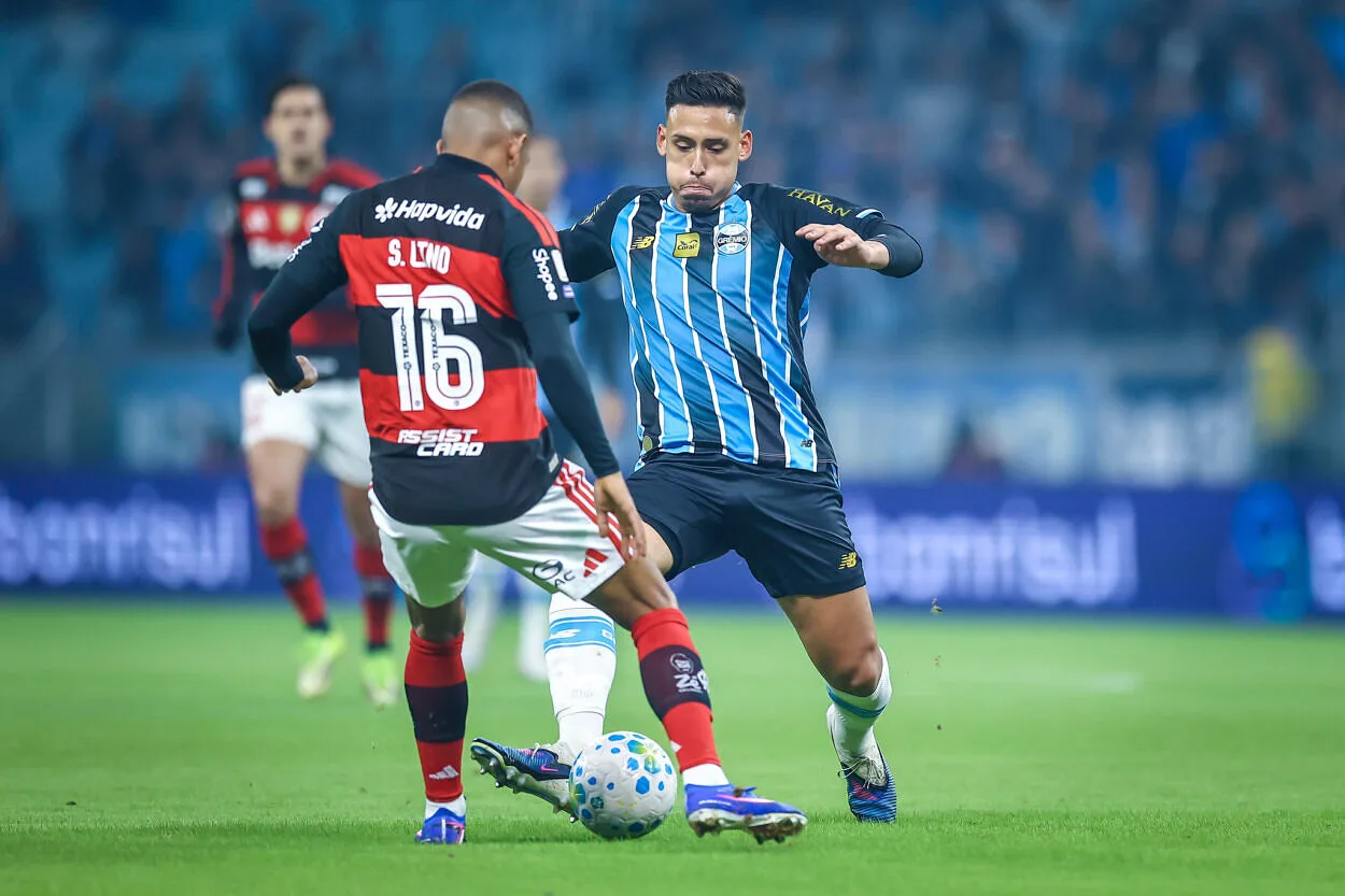 Flamengo teve o dobro de passes e o triplo de finalizações do Grêmio na Arena Grêmio perde