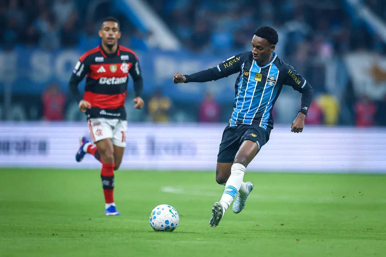 Grêmio perde para o Flamengo, entra na zona do rebaixamento e vê alerta crescer Grêmio hoje