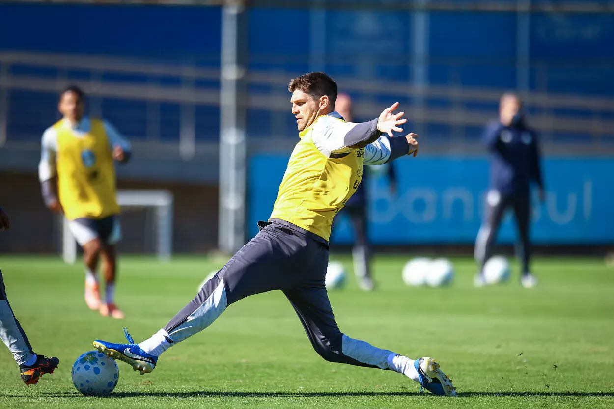 Kannemann expulso no Grêmio