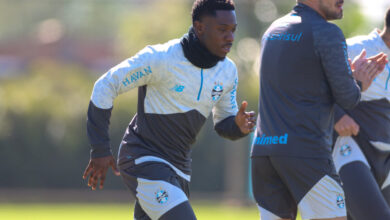 Amuzu pelo Grêmio