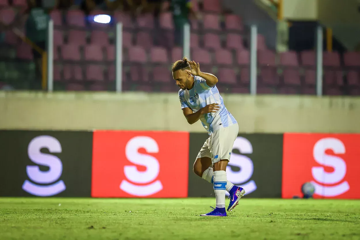 Braithwaite pelo Grêmio