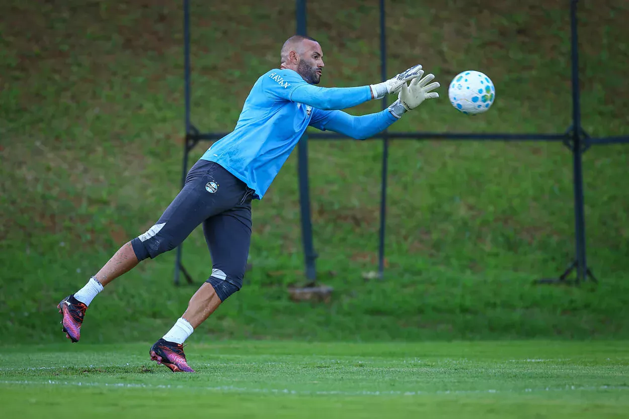 Weverton pelo Grêmio