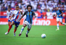 RS - FUTEBOL/CAMPEONATO BRASILEIRO 2026/GRÊMIO X BAHIA - ESPORTES - Lance da partida entre Grêmio e Bahia disputada na tarde deste domingo, na Arena Fonte Nova, em Salvador, valida pela Campeonato Brasileiro 2026. FOTO: LUCAS UEBEL/GREMIO FBPA