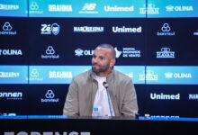 RS - FUTEBOL/ COLETIVA GREMIO 2026 - ESPORTES - Weverton, goleiro do Gremio, concede entrevista coletiva na Arena do Gremio sobre a sua convocação para a disputada da Copa do Mundo pela seleção Brasileira. FOTO: LUCAS UEBEL/GREMIO FBPA