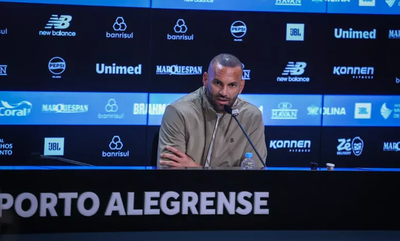 Weverton pelo Grêmio