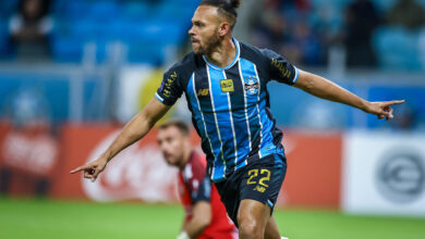 Luís Castro vê Braithwaite crescer no Grêmio e abre disputa no ataque RS - FUTEBOL/CONMEBOL SULAMERICANA 2026 /GREMIO X PALESTINO - ESPORTES - Lance da partida entre Grêmio e Palestino, disputada na noite desta quarta-feira, na Arena do Grêmio, valida pela Copa Sul-americana 2026. FOTO: LUCAS UEBEL/GREMIO FBPA