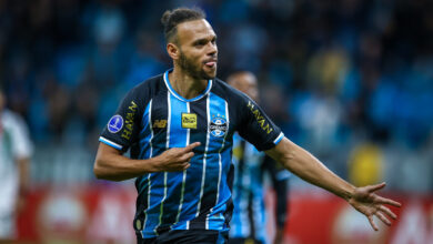 Grêmio vence Palestino, espanta susto na tabela e mira liderança RS - FUTEBOL/CONMEBOL SULAMERICANA 2026 /GREMIO X PALESTINO - ESPORTES - Lance da partida entre Grêmio e Palestino, disputada na noite desta quarta-feira, na Arena do Grêmio, valida pela Copa Sul-americana 2026. FOTO: LUCAS UEBEL/GREMIO FBPA