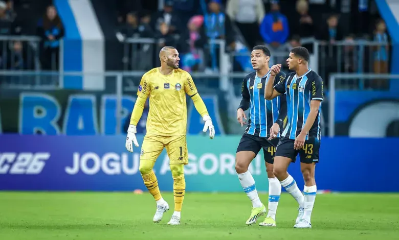 RS - FUTEBOL/CONMEBOL SULAMERICANA 2026 /GREMIO X PALESTINO - ESPORTES - Lance da partida entre Grêmio e Palestino, disputada na noite desta quarta-feira, na Arena do Grêmio, valida pela Copa Sul-americana 2026. FOTO: LUCAS UEBEL/GREMIO FBPA