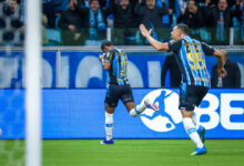 Auxiliar do Grêmio dá moral para Tetê na web e alfineta "oportunistas do like" Grêmio com Tetê