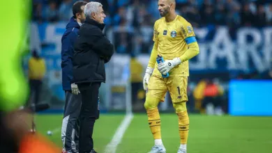 Weverton comenta em post de torcedor do Grêmio e mostra humildade antes da Copa Weverton pelo Grêmio
