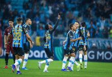 Carlos Vinícius pelo Grêmio