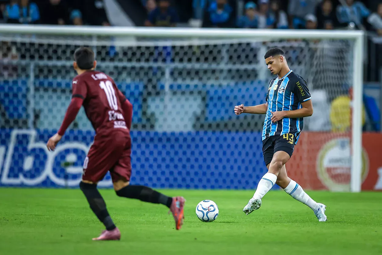 Grêmio sofre com novos desfalques e escalação contra o Corinthians vira mistério Grêmio hoje