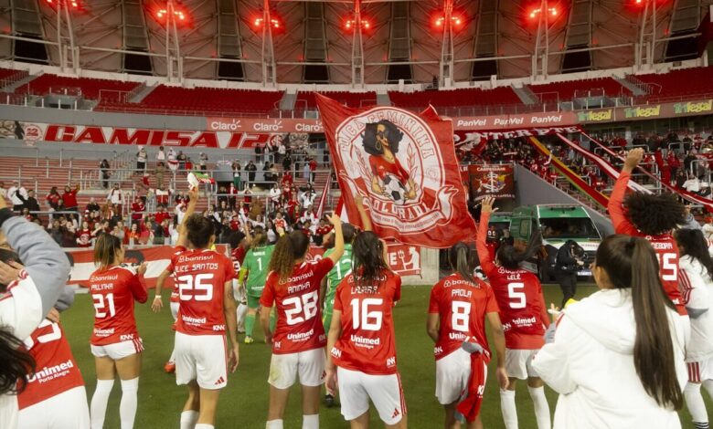RS - FUTEBOL/COPA DO BRASIL FEMININA 2026/ INTERNACIONAL X GREMIO - ESPORTES - Lance da partida entre Internacional x Grêmio disputada na noite desta quarta-feira no Estádio Beira-Rio, em Porto Alegre, valida pelo Copa do Brasil Feminina 2026. FOTO: RICARDO DUARTE/INTER