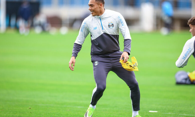 Carlos Vinícius pelo Grêmio