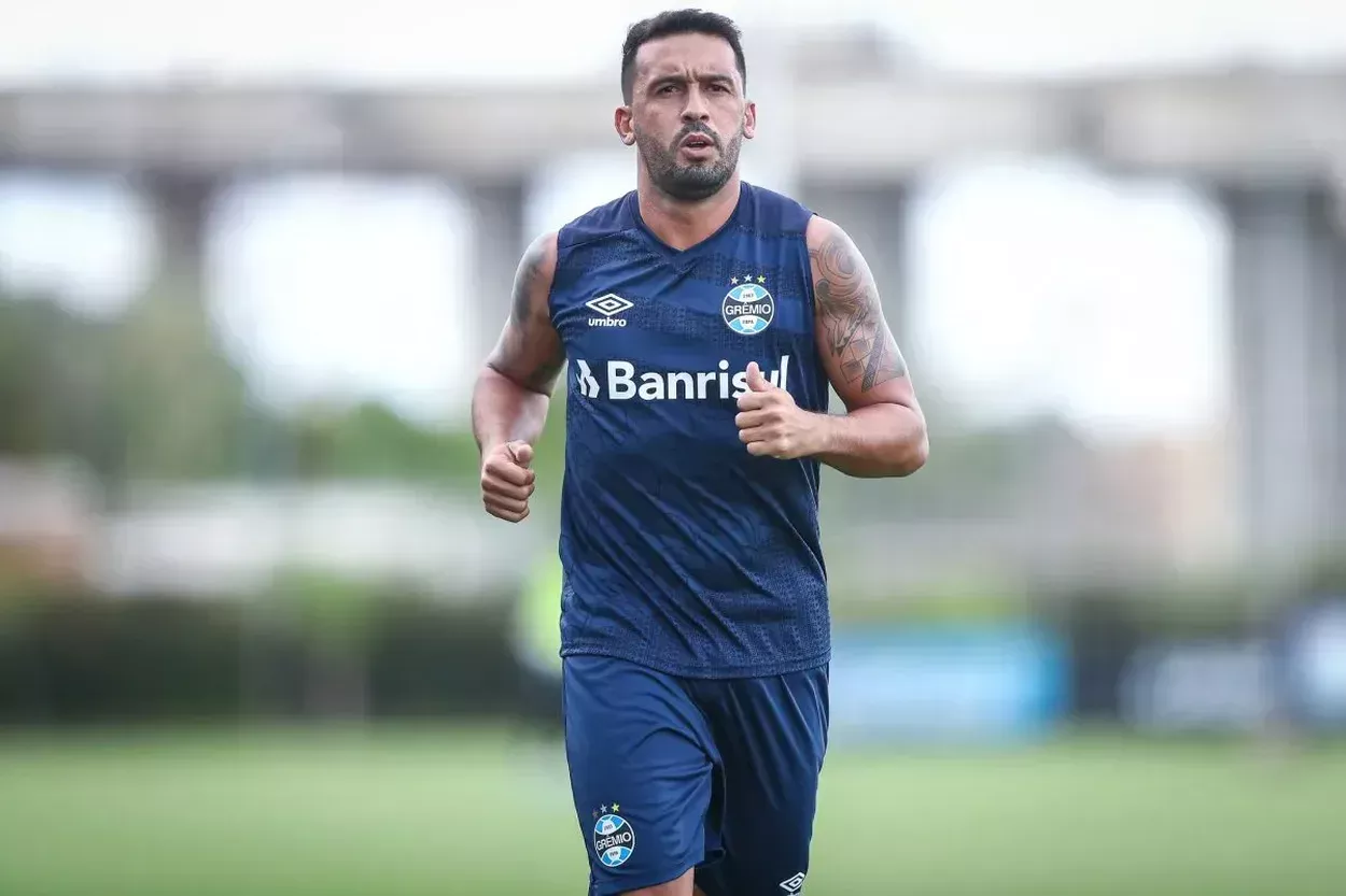 Edilson conta resenha com Cristiano Ronaldo durante Real Madrid x Grêmio: "Vai errar" Edilson ex-Grêmio