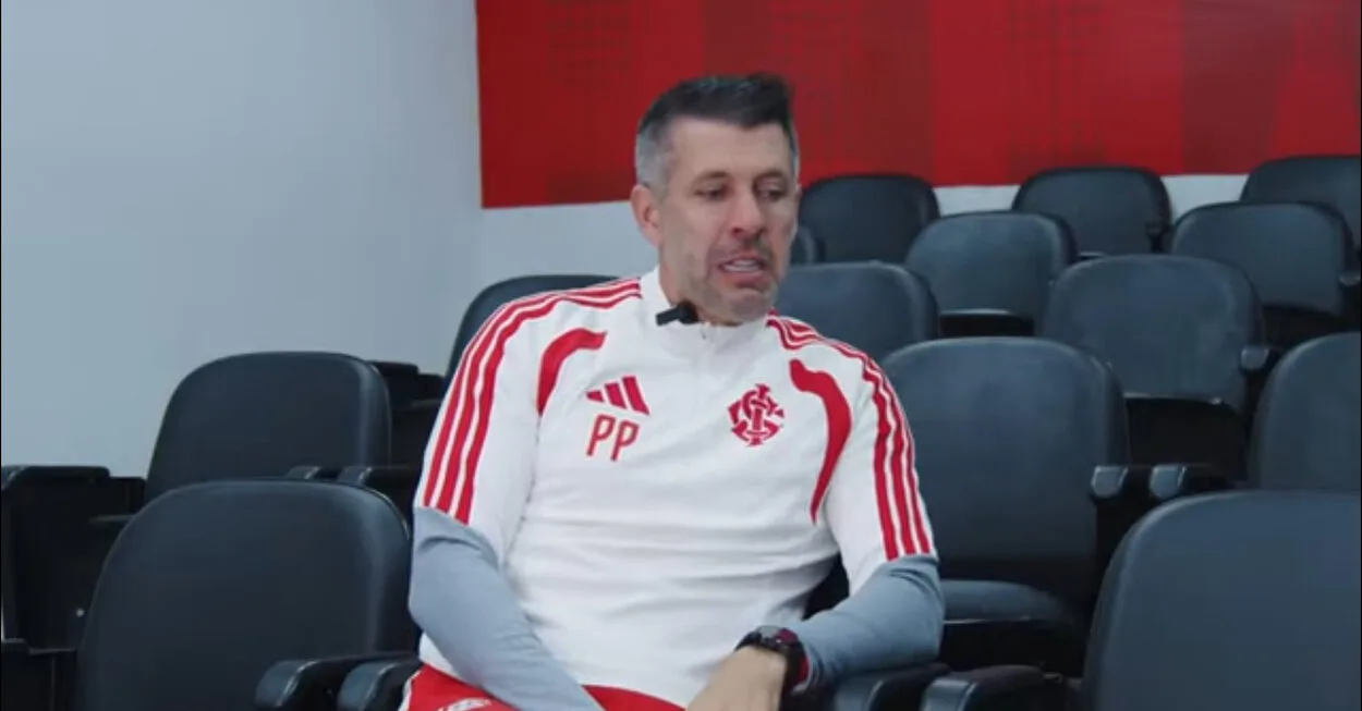 Pezzolano se emociona e segura lágrimas em entrevista com Sobis: "Sou muito humilde" Pezzolano no Inter