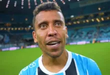 Marcos Rocha pelo Grêmio