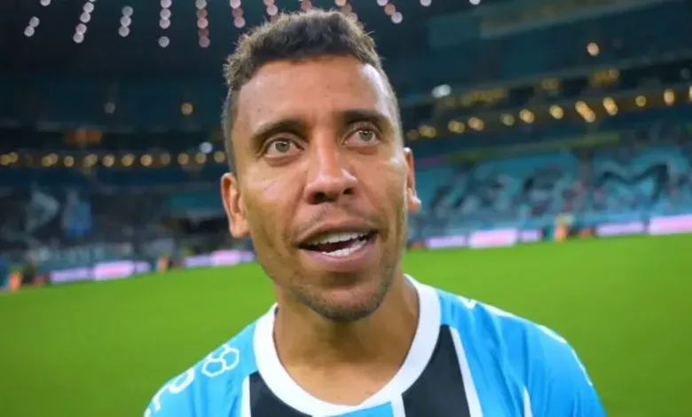 Marcos Rocha pelo Grêmio