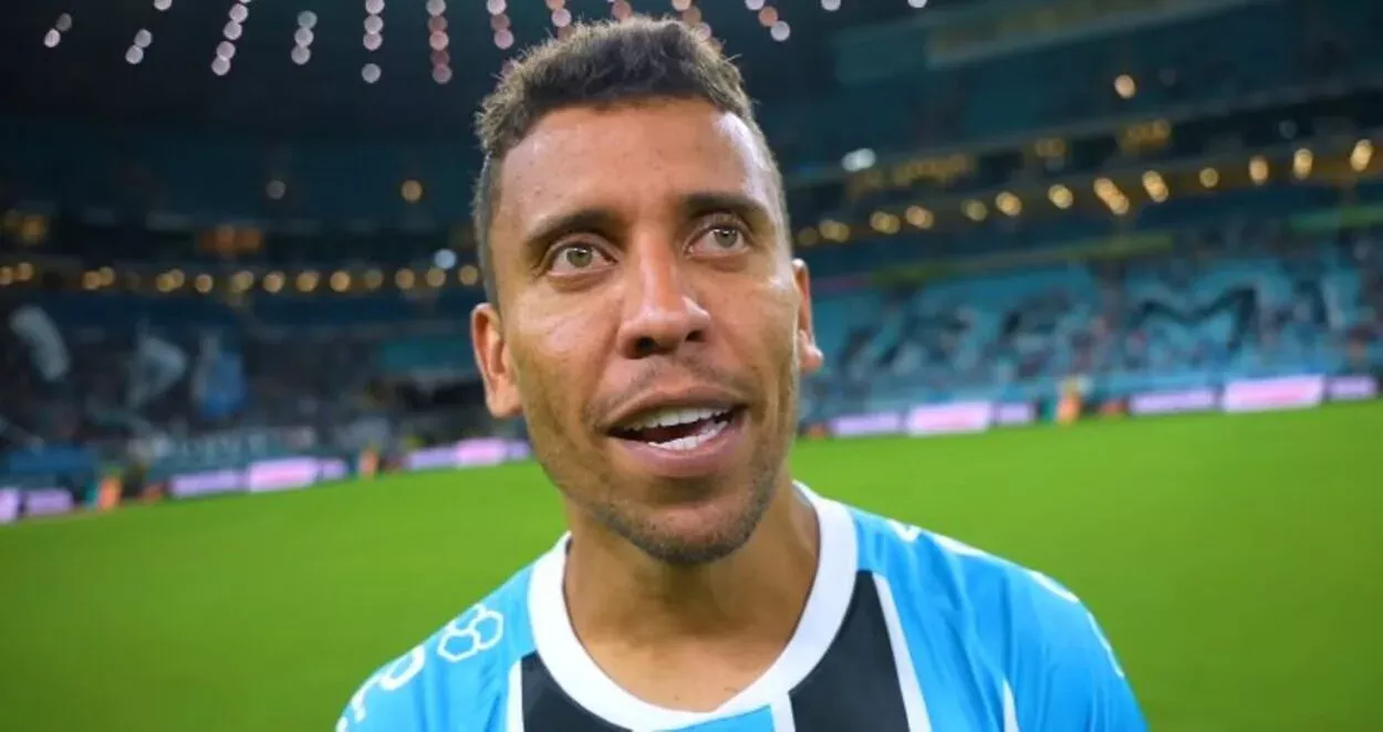 Marcos Rocha pelo Grêmio