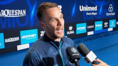 Arthur volta, ganha elogio de Luís Castro e expõe futuro no Grêmio Arthur, Grêmio