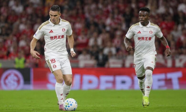 Borré e Carbonero contra o Vasco