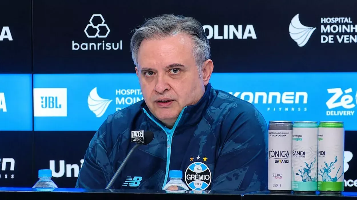 Após vaias, Grêmio define futuro de Luís Castro e fala em reestruturação Antonio Dutra Junior, vice do Grêmio