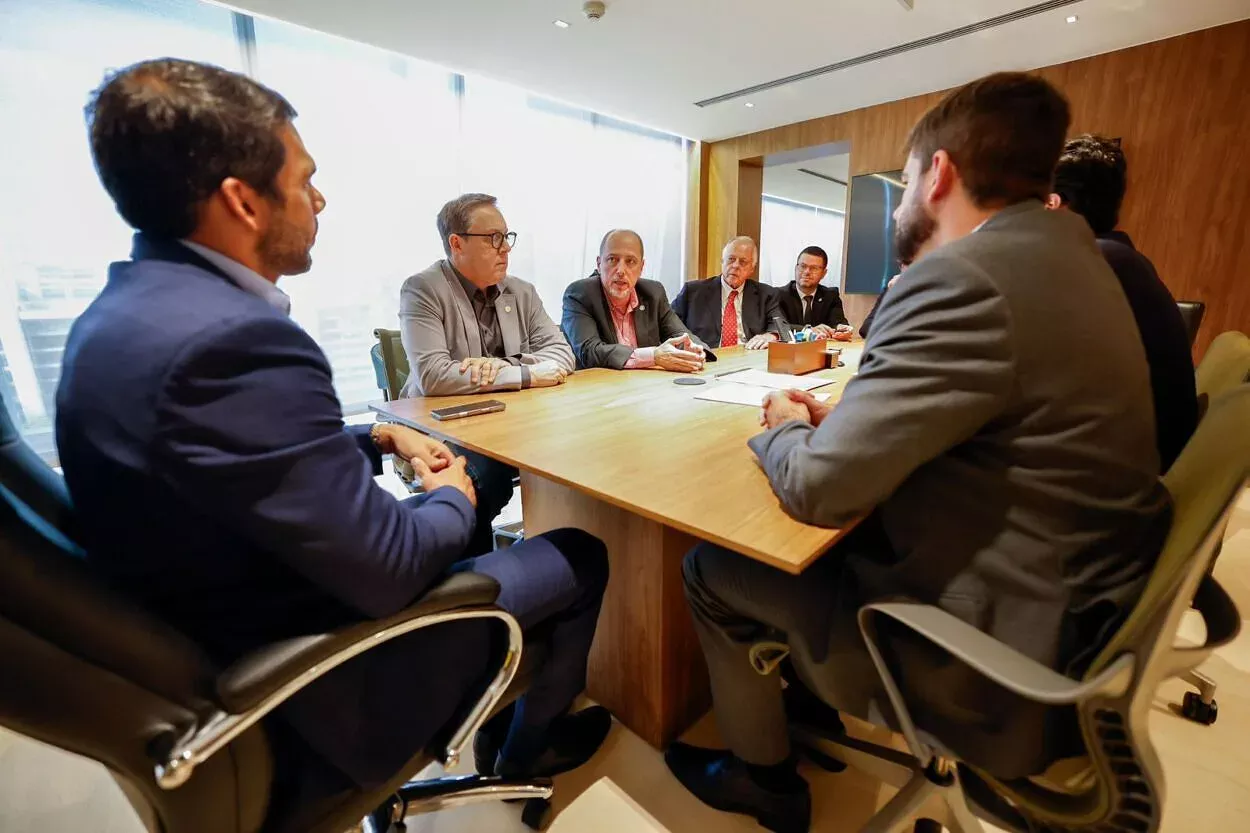 Inter oficializa pedido à CBF por reconhecimento do Brasileirão de 2005 Reunião Inter e CBF