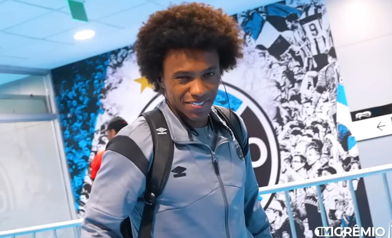 Entenda a ausência de Willian até do banco de reservas em Grêmio x Santos na Arena Willian, jogador do Grêmio