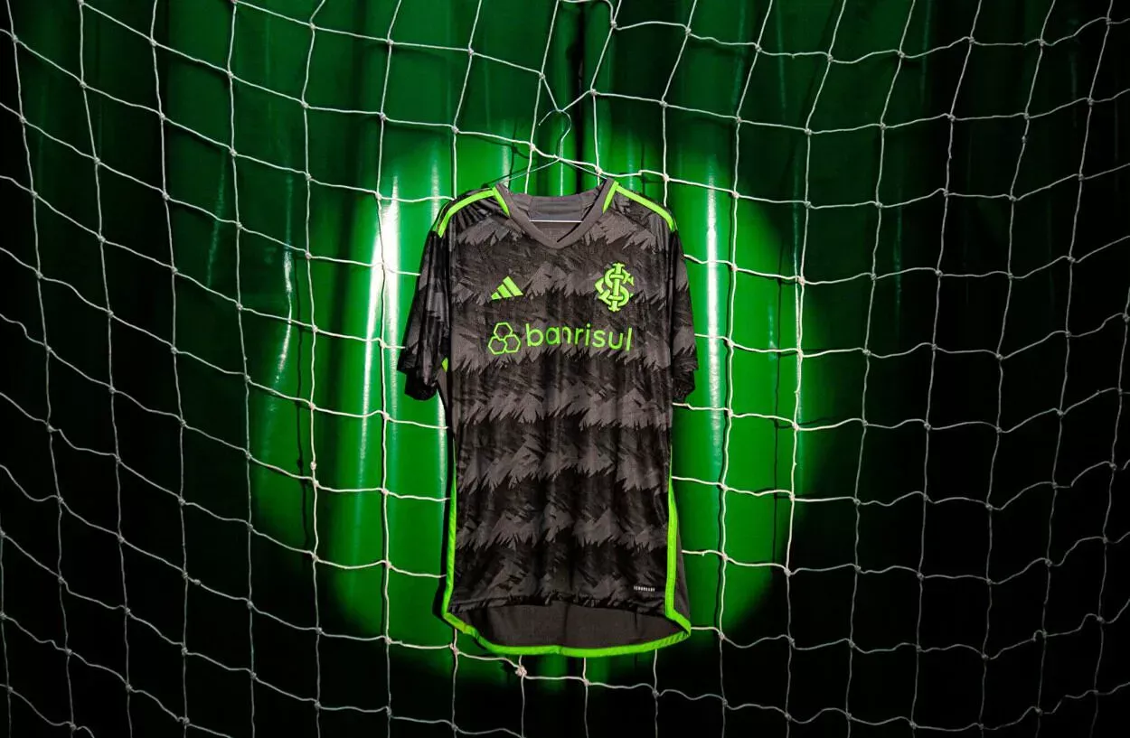 Camiseta do Inter - 3º uniforme usado contra o Coritiba em 2023 na derrota por 4x3 para o Coxa