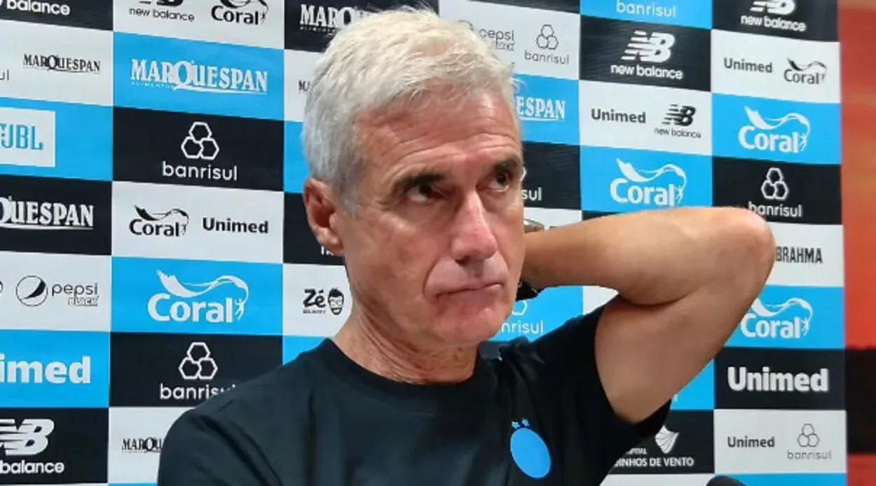 Luís Castro expõe bastidor de última hora com dupla do Grêmio Luís Castro pelo Grêmio