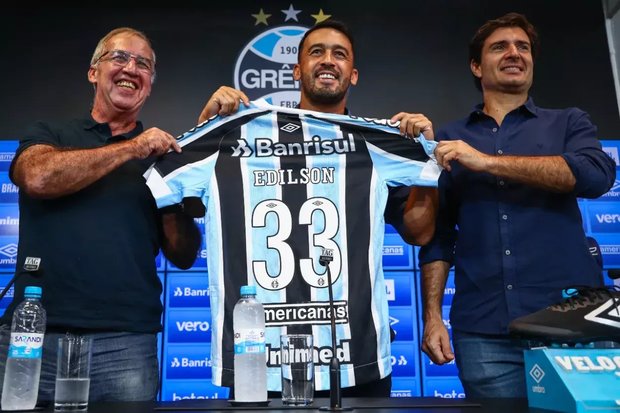 Edilson pelo Grêmio