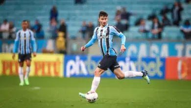 Villasanti volta a fazer um treino completo com os colegas do Grêmio: "Longo caminho" Villasanti pelo Grêmio é homem de confiança de Renato