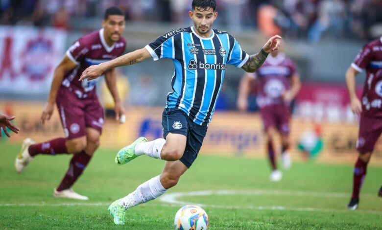 Técnico do Paraguai explica ausência de Villasanti e admite que "fator Grêmio" pesou Renato falou de Villasanti no Grêmio