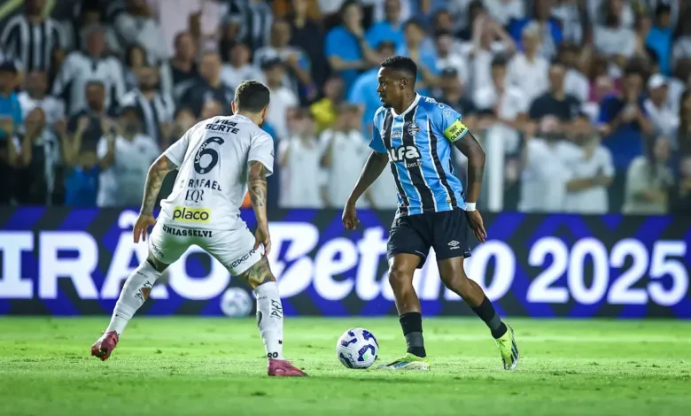 Luís Mário diz que Edenilson ainda jogaria no Grêmio e jornalista deixa estúdio ao vivo Grêmio Oficial / Flickr