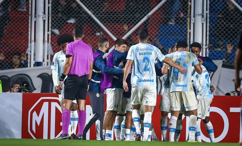 Após áudio de Celso Rigo, jornalista revela salário de outro jogador do Grêmio Balbuena pelo Grêmio