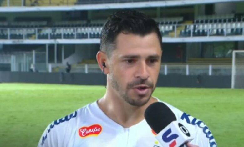 Giuliano é ex-jogador de Grêmio e Inter
