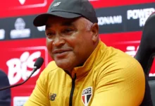 Com passagens por Grêmio e Inter, Roger não se arrepende de ter ido para o São Paulo Roger Machado do São Paulo